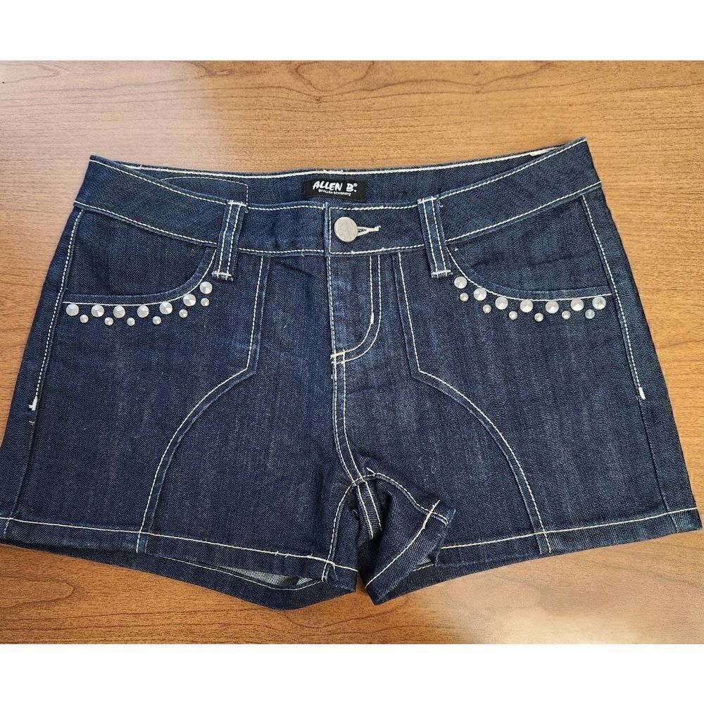 💕NWOT Allen B BY Allen Schwartz size 4 denim shorts with Studded accents